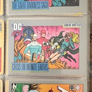 DC Comics Great Battles Card with Pink and Blue